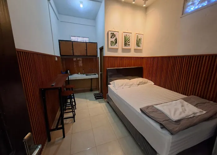 ゲストハウス Kost Sri Rejeki 3*