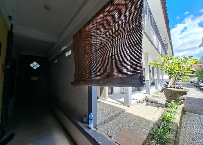 Kost Sri Rejeki ゲストハウス